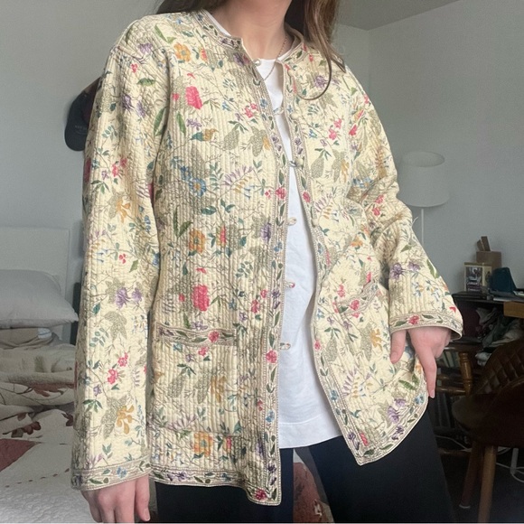 Vintage Jackets & Blazers - vintage gardencore quilted floral patterned button down jacket ivory size L